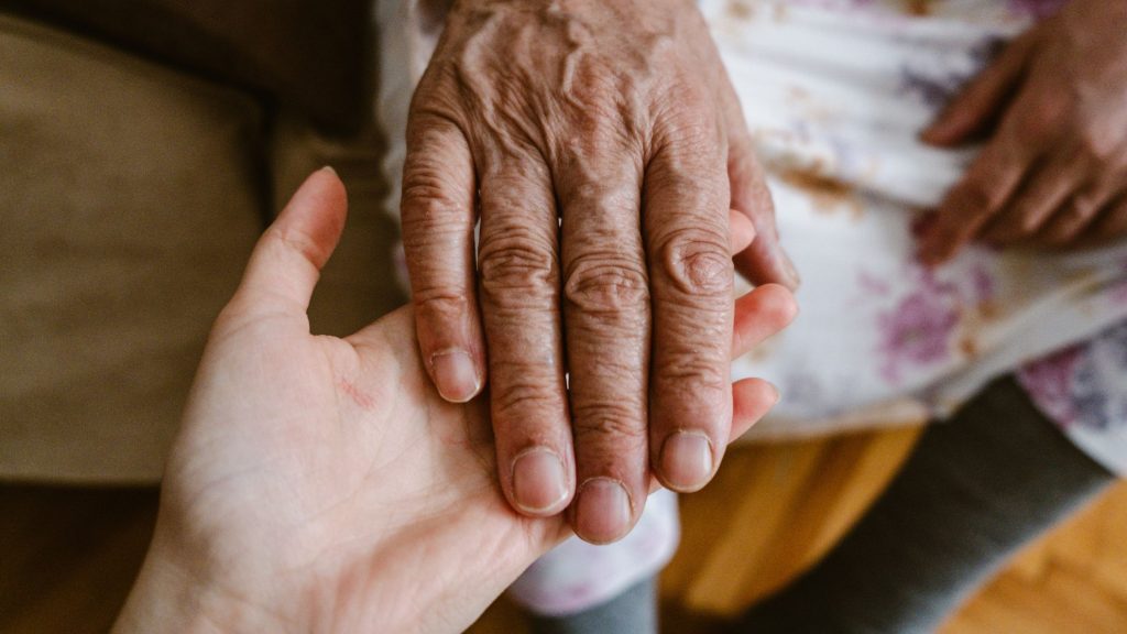 Companion Care for Seniors: What It Is, What It Includes & Who Can Benefit